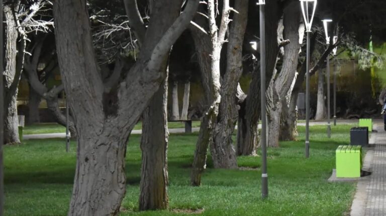 Operativo policial en las inmediaciones de la Plaza General San Martín, Las Heras.