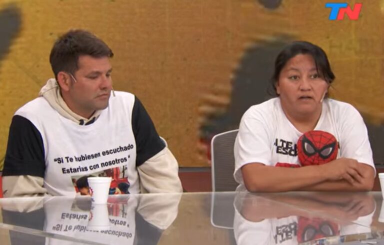 Luis, padre de Ángel, y Lorena, su pareja, en entrevista previa a la marcha.