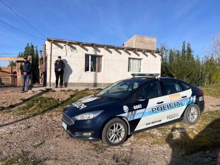 Edificio de tribunales o corte de justicia en la provincia de Chubut, Argentina.