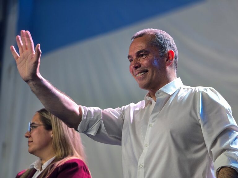 Rafael Güenchenen, secretario general del SIPGER, durante una declaración sindical.