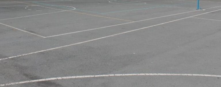 Patio de escuela primaria (imagen referencial)
