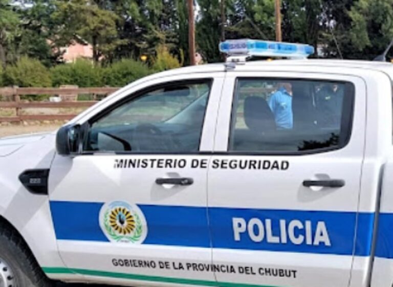 Policía en Rawson tras detención por robo con cuchillo en barrio Área 16