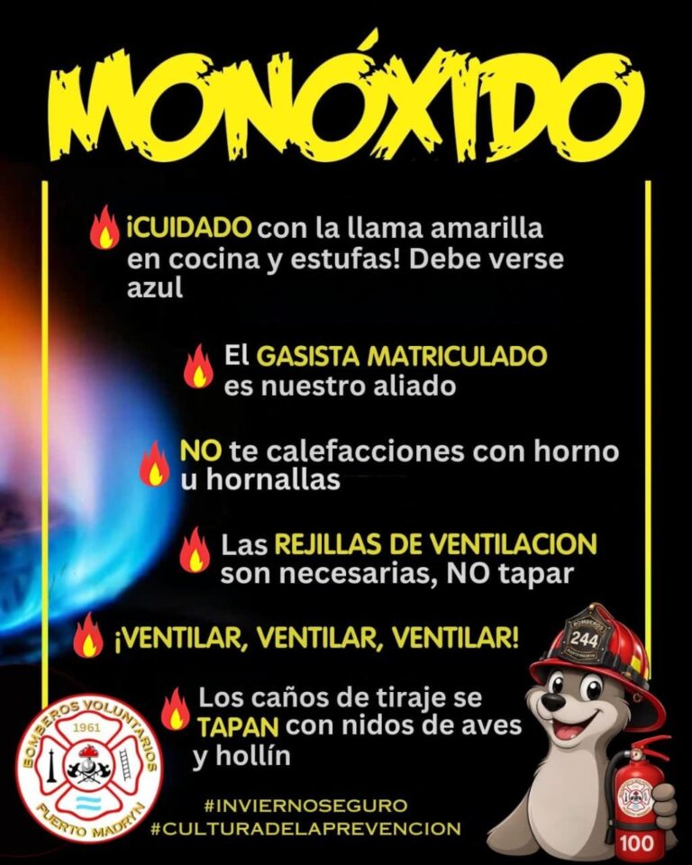 Bomberos Voluntarios de Puerto Madryn durante una campaña de prevención de monóxido de carbono