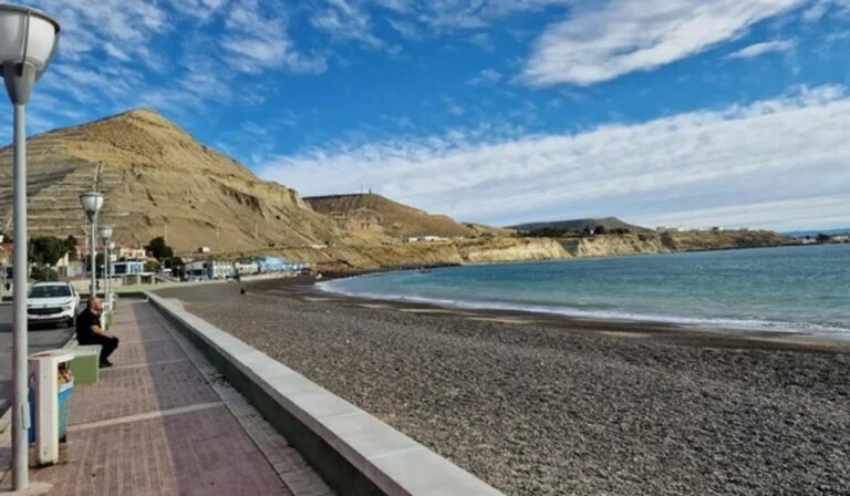 Vista de Comodoro Rivadavia con cielo despejado