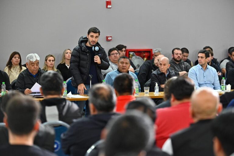 Acto de traspaso de Manantiales Behr en Comodoro Rivadavia