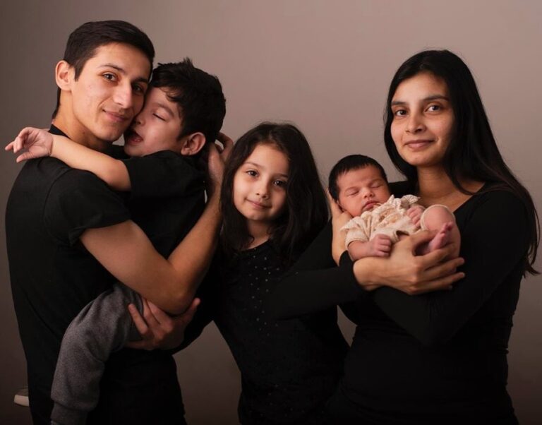 Familia de Río Mayo, Chubut, reclama cobertura de obra social para tratamientos de hijos con discapacidad
