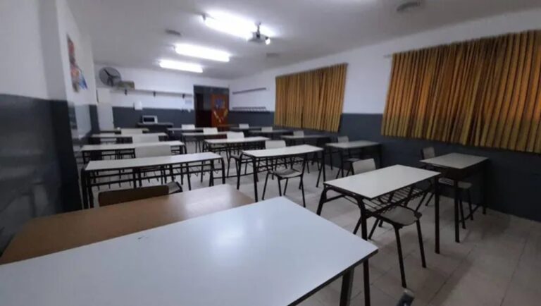 Exterior del edificio de la Fundación ISI College en Neuquén, donde ocurrió la alerta por fuga de gas