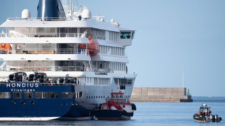 Crucero MV Hondius en el puerto de Ushuaia