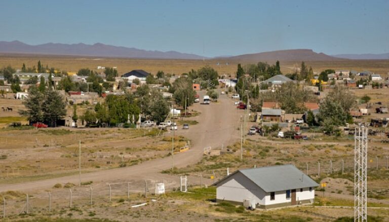 Casa abandonada en Gan Gan, Chubut, recuperada por el IPV