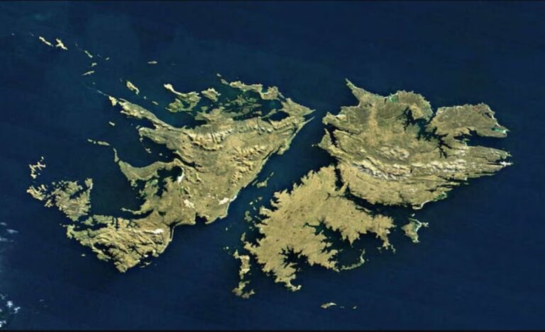 Avión de combate de la Real Fuerza Aérea británica en la base de RAF Mount Pleasant, Islas Malvinas