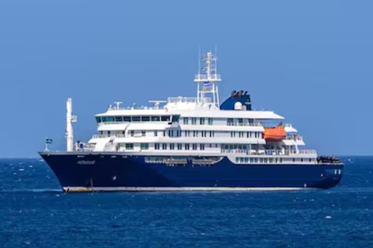 Crucero en el puerto de Ushuaia, Tierra del Fuego