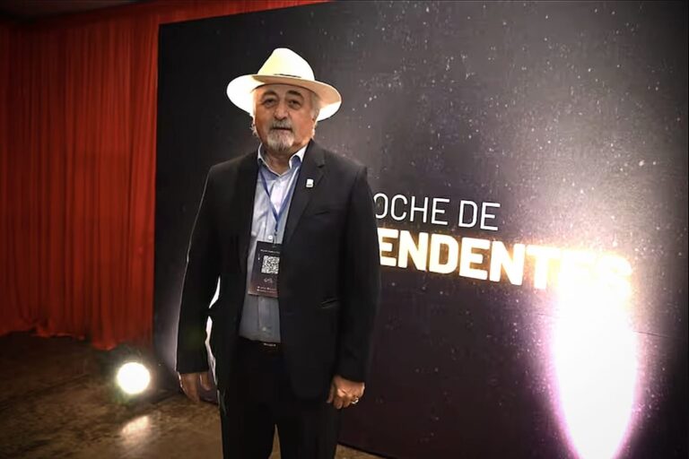 Othar Macharashvili durante su intervención en la Noche de Intendentes en Rosario