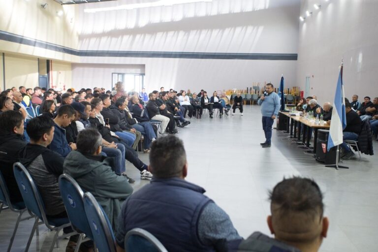 Reunión del Sindicato de Petroleros Privados de Chubut en sede de Km. 5