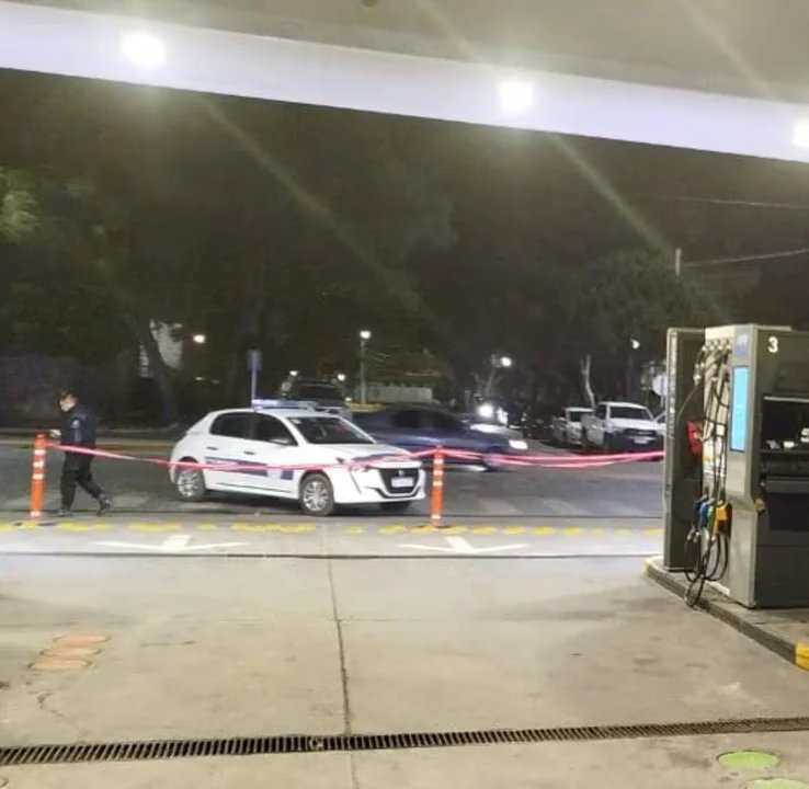 Imagen referencial de una estación de servicio en Trelew, Chubut