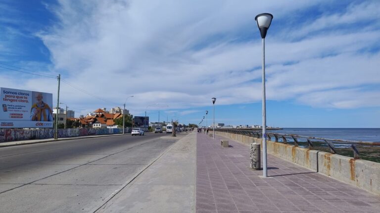 Cielo parcialmente nublado sobre Comodoro Rivadavia
