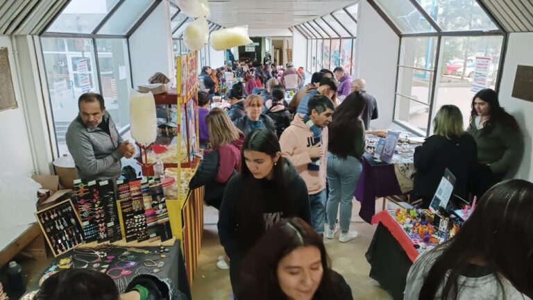 Feria agroecológica en la Universidad Nacional de la Patagonia San Juan Bosco, Comodoro Rivadavia