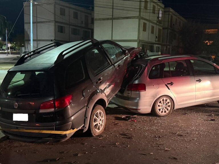 Vehículos involucrados en un choque múltiple en Rawson, Chubut