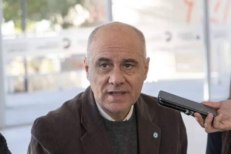 Sergio Bohe en conferencia de prensa sobre transporte urbano