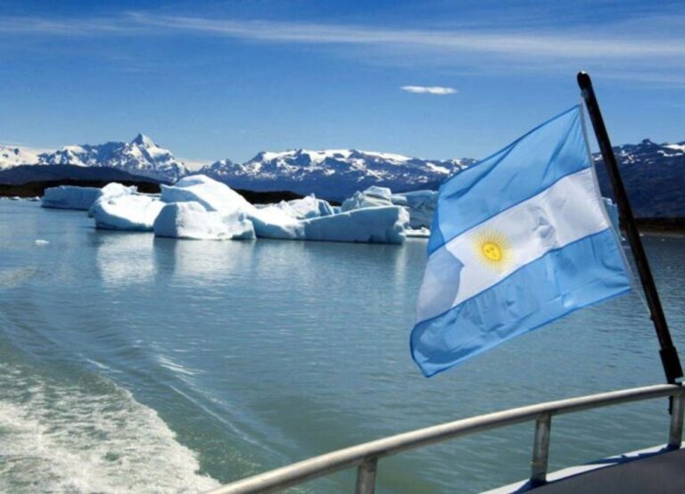 Vista de un glaciar en la provincia de Santa Cruz