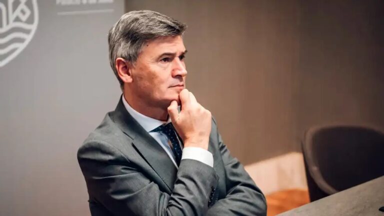 Intendente Daniel Passerini en conferencia sobre medidas tras crimen de Agostina Vega