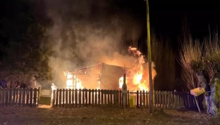 Casa incendiada en Alto Río Senguer tras ataque intencional