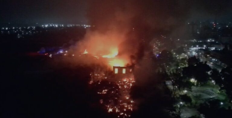 Incendio de depósito de supermercado en Cipolletti durante la madrugada