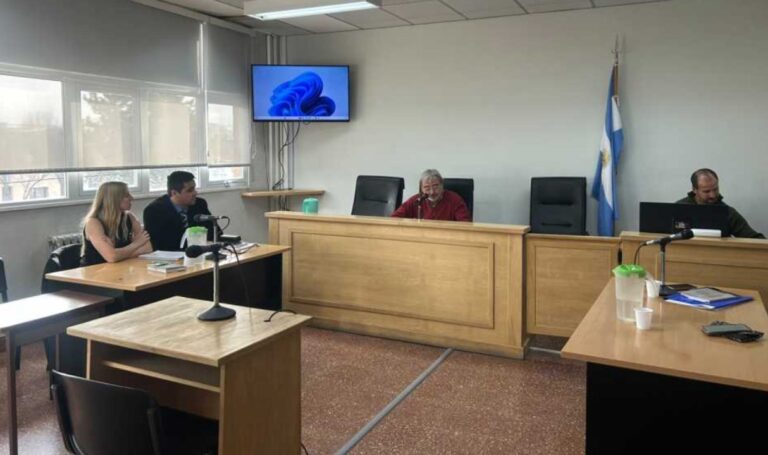 Fachada del tribunal de Esquel