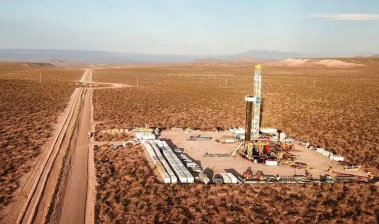 Vista del oleoducto VMOS en construcción en la provincia de Río Negro
